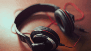 Are There Benefits for Moderate Hearing Loss?