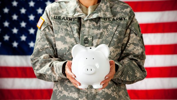 Banks and Credit Unions That Offer Early Military Pay Deposits